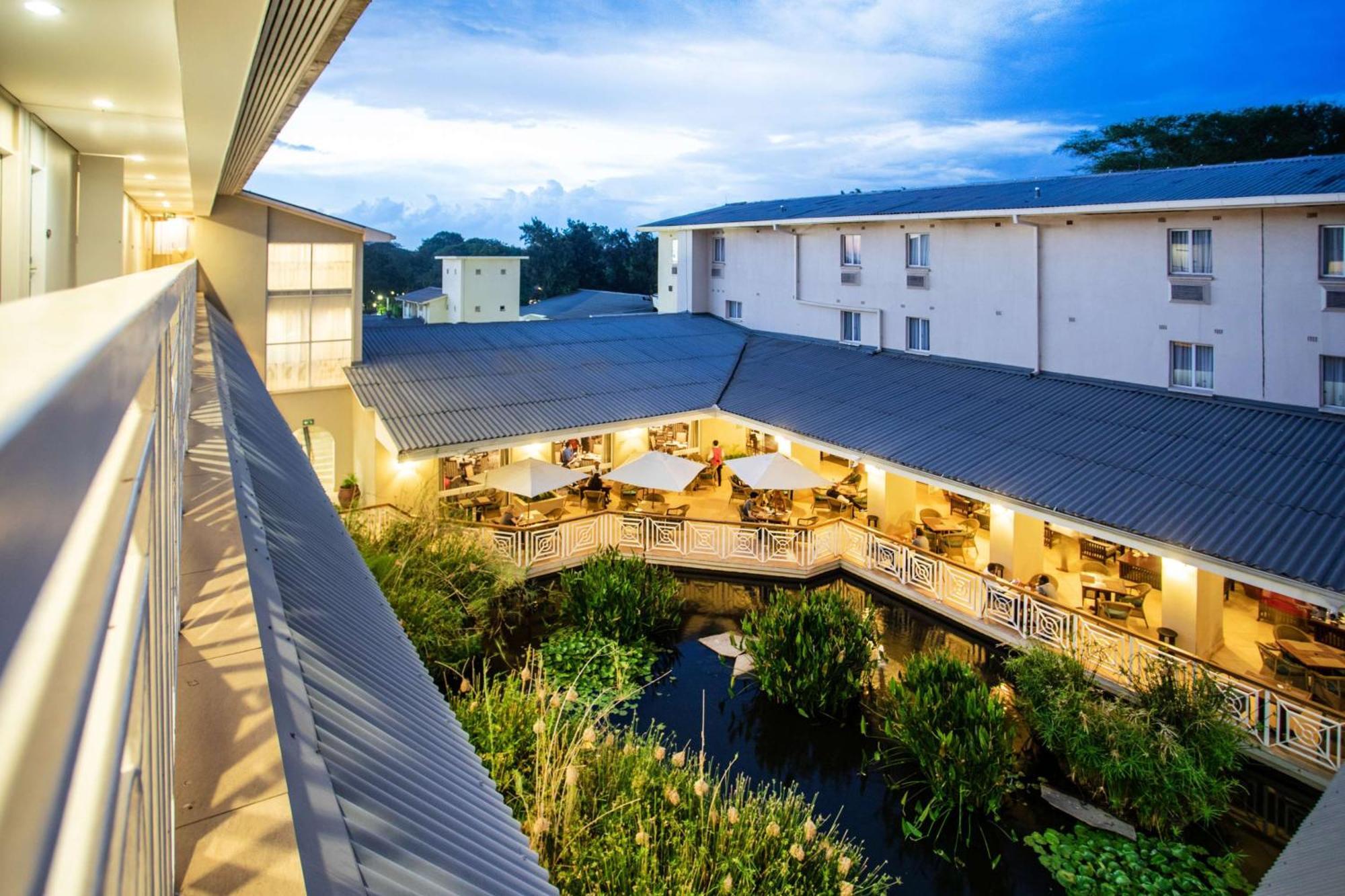 Southern Sun Ridgeway ルサカ エクステリア 写真